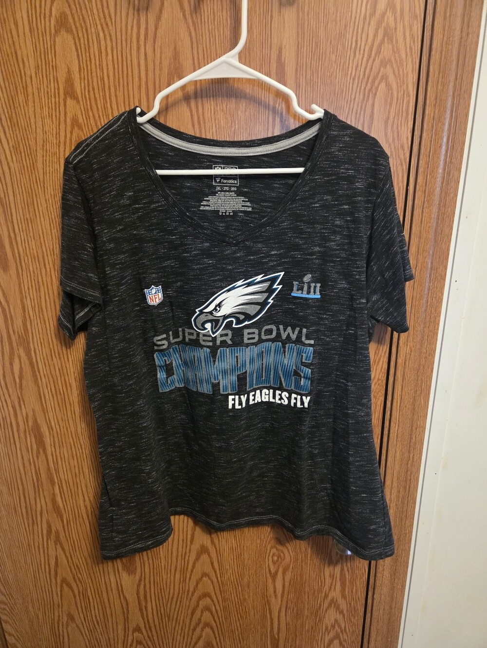 Fanatics Philadelphia Eagles V-neck Shirt Sz 2XL Women's NFL